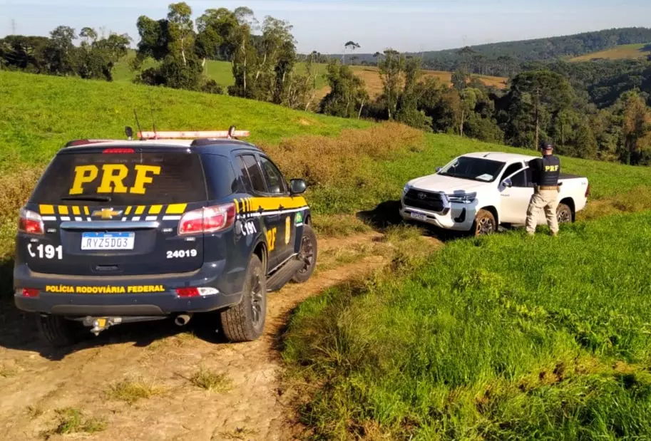 PRF recupera na BR-280 em Mafra caminhonete furtada dois dias antes